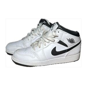 Air Jordan 1 Mid White Black Sneakers